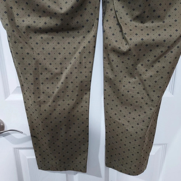Orvis Olive Green w/ Black Printed Pants in Size 16 - Picture 8 of 11